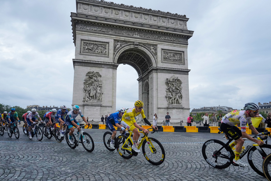 Cycling_Tour_de_France_25208587687734.jpg